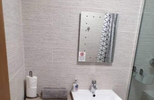 Leigh Apartamento | Immaculate 2-Bed Apartment in Leigh