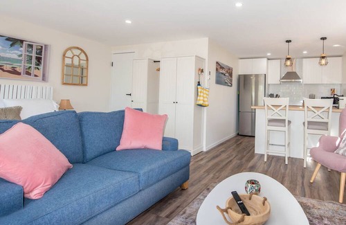 Coolum Beach Cabaña | Ashvale Beach Cottage