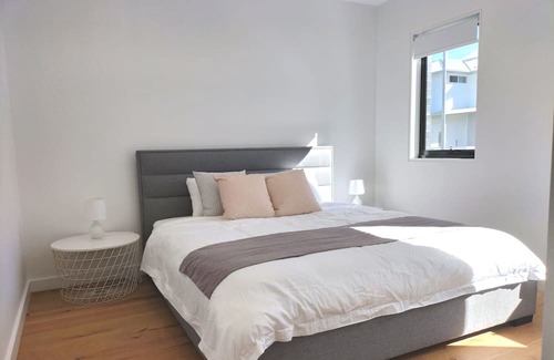 Blackbutt Casa | Modern Three Bedroom Townhouse at Shellharbour