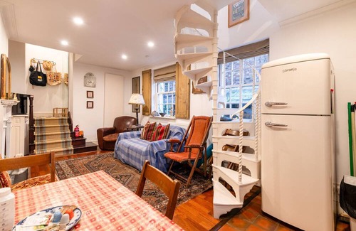 Hampstead Casa | Character Cottage In Historic Hampstead