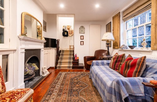Hampstead Casa | Character Cottage In Historic Hampstead