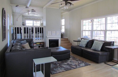 New London Casa | The Peaceful Cove Home - Badin Lake Home, Cottage and boat for rent!