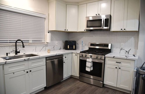 Riverside Casa | Modern & Cozy Family Home in Wood Streets of Riverside