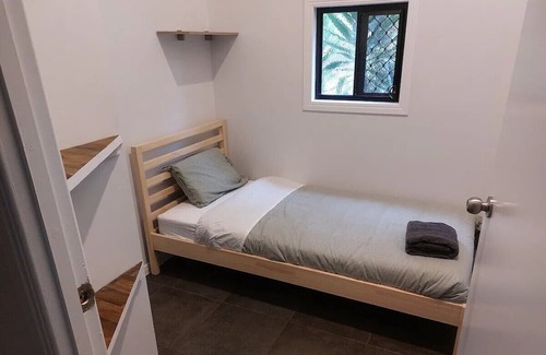 Kin Kin Casa | kin kin cottage, Noosa hinterland, walk to town.