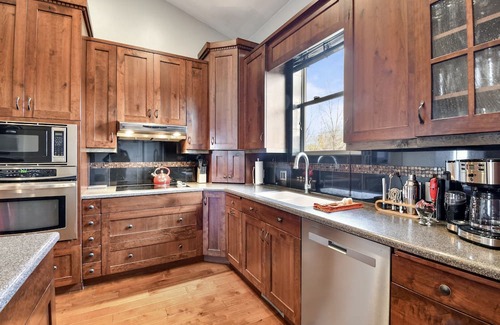 Heber Casa | Mountain View Retreat, Hot Tub, 6br 4ba, Sleeps 16, Pet Friendly