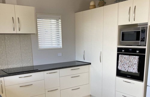 Tahunanui Casa | Spacious House on Parkers