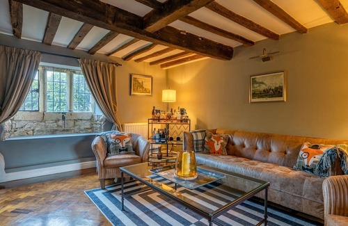 Stanton Cabaña | Foxholme Manor - Spacious manor with swimming pool and tennis court