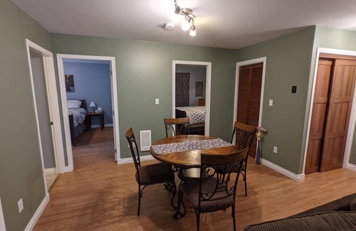 Tofino Casa | Salal Forest - Cottage 10 minutes walking distance from the beach. Dog friendly