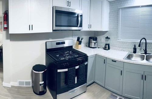 Muncie Casa | Cozy home with easy access to Ball State, IU Memorial, and all local attractions