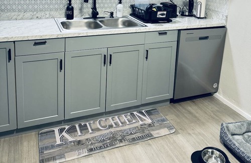 Muncie Casa | Cozy home with easy access to Ball State, IU Memorial, and all local attractions