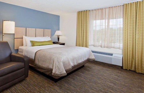 Huntsville Casa | Charming Retreat in Huntsville! 2 Comfortable Units, Pets are Allowed