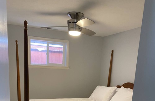 Hudson Casa | Cozy, Family-oriented Lake House with beautiful views. Enjoy private lake front!