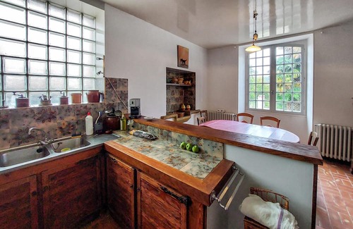 Conchez-de-Bearn Casa | Enjoy a relaxing break close to nature in this inviting vacation home.