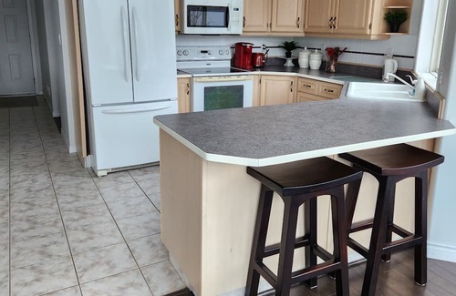 Okanagan-Similkameen Apartamento | Snowbirds! Enjoy Osoyoos’ lakefront, top floor condo, centre of town 55+