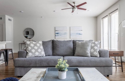 Northeast Dallas Villa | Kasa | Family Friendly Space Minutes to Echo Theatre & Nightlife | Dallas