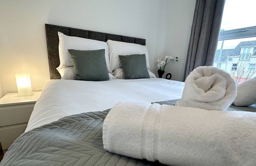 Middlesbrough Casa | Dale House by Blue Skies Stays