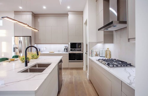 Central Okanagan Casa | Play&Stay: Mountain & Lake Views/Theatre+Spacious