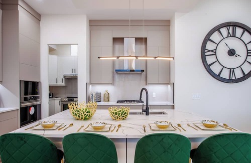 Central Okanagan Casa | Play&Stay: Mountain & Lake Views/Theatre+Spacious