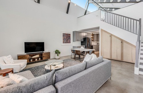 Emma Condominio | Chic Modern Living in Basalt. Artist studio optional and pet friendly!