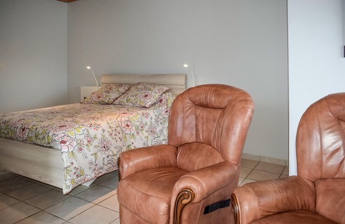 Quemperven Casa | Cozy Home In Quemperven With Wifi