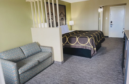 New Iberia Hotel | Super 8 by Wyndham New Iberia
