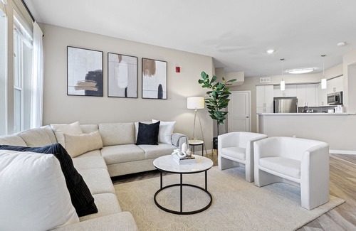 Sparks Apartamento | Designer Apt. with Jacuzzi. Walk To Casino & iMax