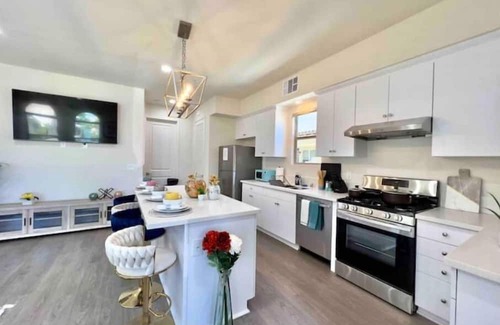 Alhambra Casa | Jie’s choice-Brand new 3B3B townhome 15mins DTLA