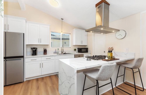 Serra Mesa Casa | <15 min to Beaches, Downtown, more! Modern Getaway