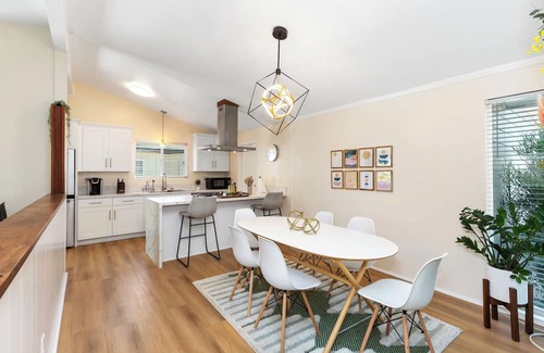 Serra Mesa Casa | <15 min to Beaches, Downtown, more! Modern Getaway