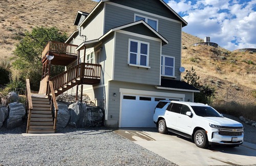 Pateros Casa | Spacious 2 bedroom w/river view - 5 min to Alta Lake Golf Resort and State Park
