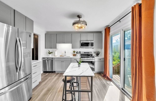 Forestview Casa | Modern 4BR Home Near Chicago Sleeps 10 Pets OK