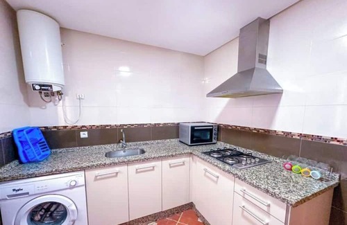 Oued Laou Apartamento | Clean & spacious, swimming pool & proximity to sea