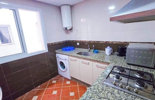 Oued Laou Apartamento | Clean & spacious, swimming pool & proximity to sea