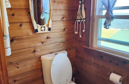 Columbia Cabina | Welcoming Hooks Hideaway-The Cabin on the Albemarle Sound