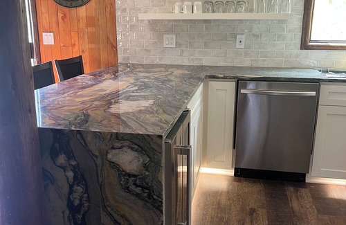 Alvadore Cabina | Cabin Retreat-nearUO-Arpt-Vineyards-slps 1-16-Events ok with prior-PETSTAYFREE