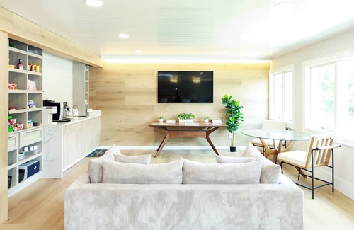 Greenport West Cabaña | North Fork Cottages & RV Resort