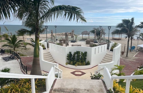 Playas Apartamento | 3-bedroom apartment in amazing Ocean Club Playas, Private Parking&Security.