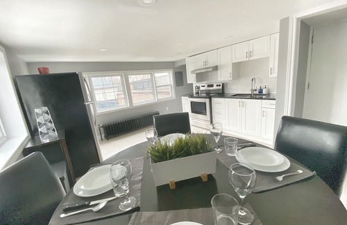 Walkerville Apartamento | Modern Comfort Meets Convenience – 3BD-2BA Apartment in Windsor