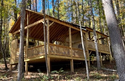 Traphill Alquiler De RV | Magical Glamping Tent in the Woods near Stone Mountain State Park, North Carolina