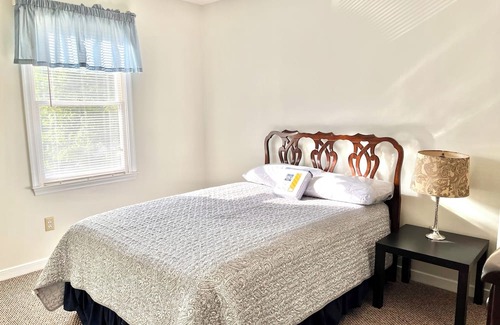 Richmond Casa | Perfect for Extended Stays! 1st Floor Bedroom, Fenced Area for Pets!