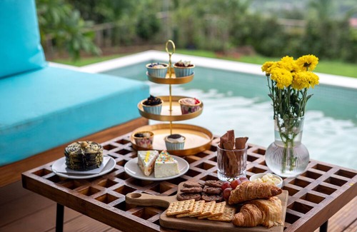 Kadadhe Villa | 5BHK Green Atlas Villa with Infinity Pool, Turf, Games and Theatre