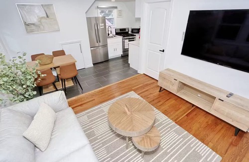 Bergenfield Casa | -NEW- Modern NYC Escape near MetLife/AD MALL/EWR