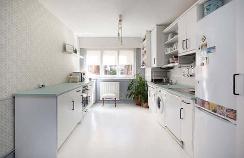Getxo Apartamento | Apartment renovated in 2025 next to the sea and surrounded by gardens - Getxo, Bilbao