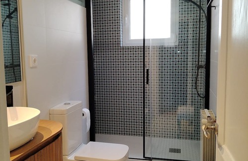 Getxo Apartamento | Apartment renovated in 2025 next to the sea and surrounded by gardens - Getxo, Bilbao