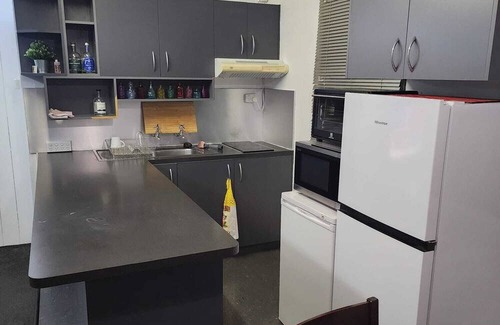 Griffith Apartamento | 4km to parliament, 400m to Fyshwick Markets, fully furnished with room for 4