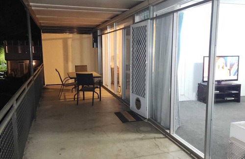 Griffith Apartamento | 4km to parliament, 400m to Fyshwick Markets, fully furnished with room for 4
