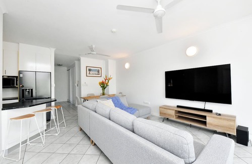 Larrakeyah Apartamento | Welcome to Bush Chook Haven an iconic Territory 3 bedroom newly renovated gem