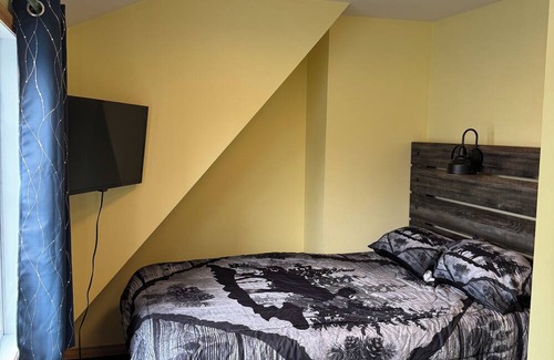 Kapuskasing Cama Y Desayuno | Waterfalls, trails, and natures beauty right at your front door.