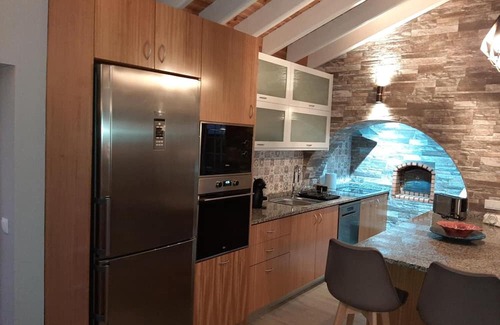 Altares Casa | Holiday Home 'Casa Das Cales' with Sea View, Wi-Fi and Air Conditioning