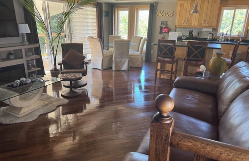 Scugog Casa | Scugog Island- Lake access! 4-bedroom house in charming Port Perry fitness room